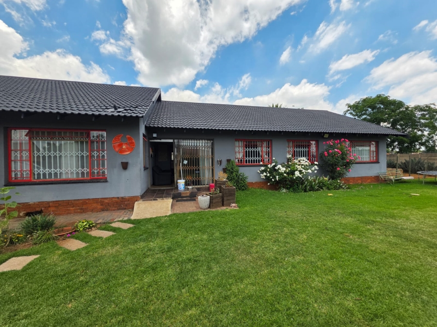 4 Bedroom Property for Sale in Vaalpark Free State